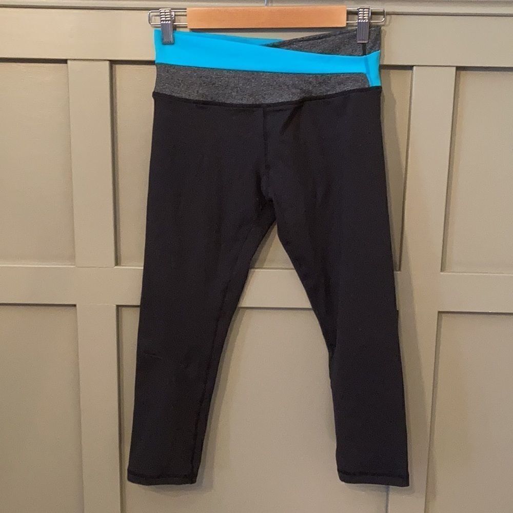 LULULEMON Astro Wunder Under Crop Yoga Leggings Size 4